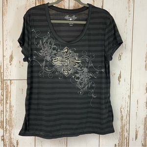 Prairie Rose, Striped Floral T-Shirt. Size 1XL. In good used condition!